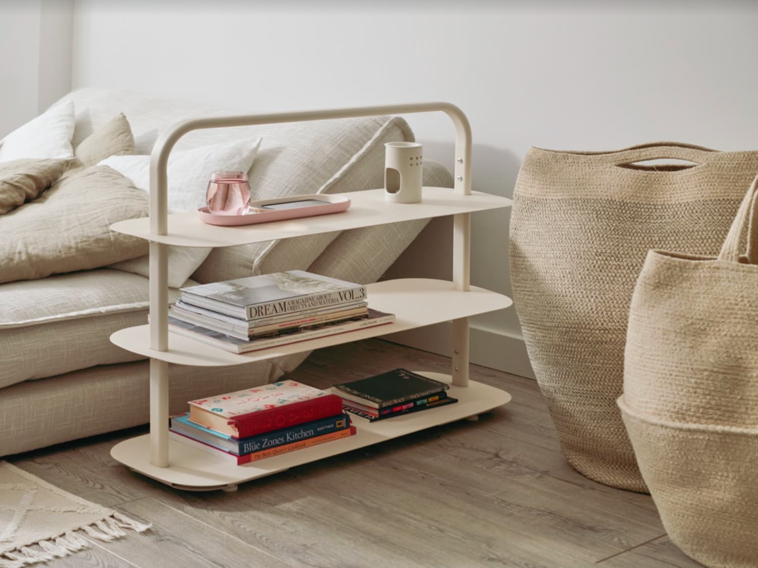 Foyer rack outlet